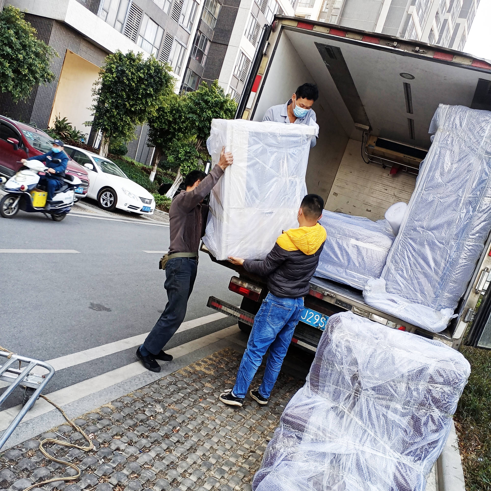 8月22号上海长途跨省搬家和打包家具服务