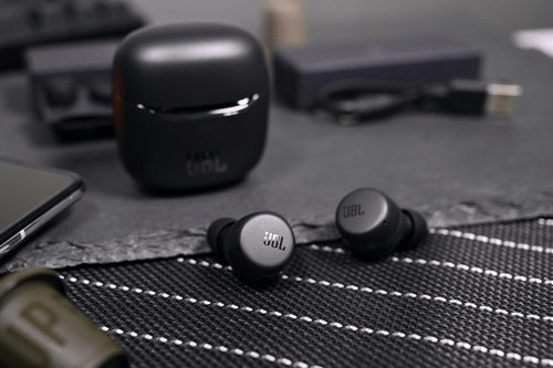 四,bose sport earbuds蓝牙耳机防水:ipx4单次续航:5小时总续航:15