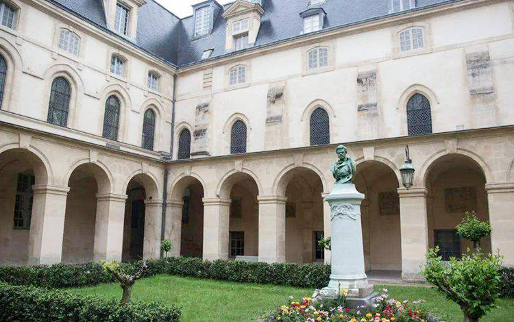 为推动"教育公平",法国巴黎学区着手限制"精英高中"_马克龙_路易_社会
