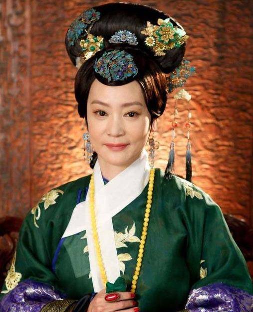 年仅十四的她,进宫后被55岁皇帝狂翻牌子,八年五胎,后代俩皇帝_女人