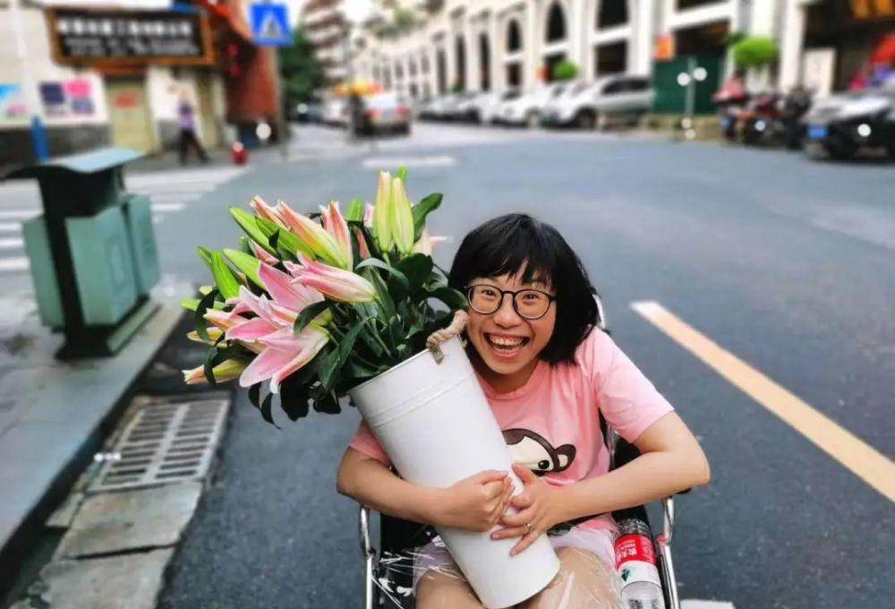 原创女友身患绝症小伙不离不弃带她环游中国如今两人成功诞下1子