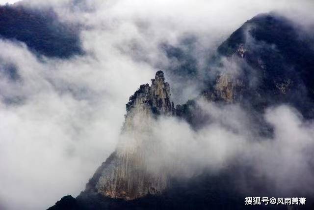 神女，神女，春到酿云播雨