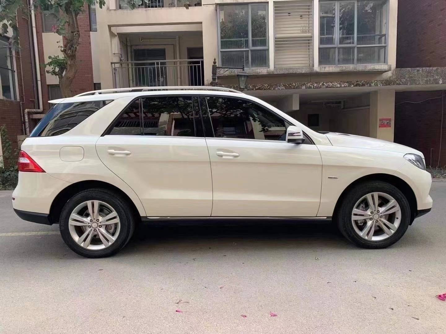 米乐M6 米乐16款奔驰ML350柴油版全款115万家用、商务样样精通的豪华SUV(图3)