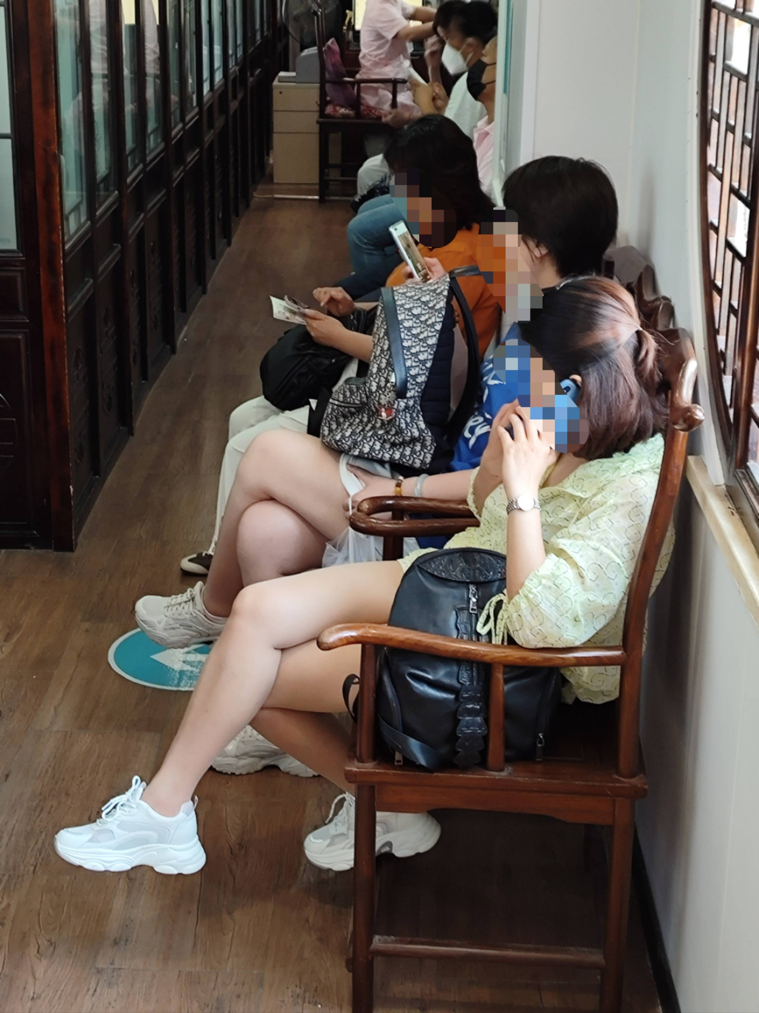 上海治疗骨科好的医院-腰腿痛的按摩手法丨上海治疗腿疼的医院有哪些