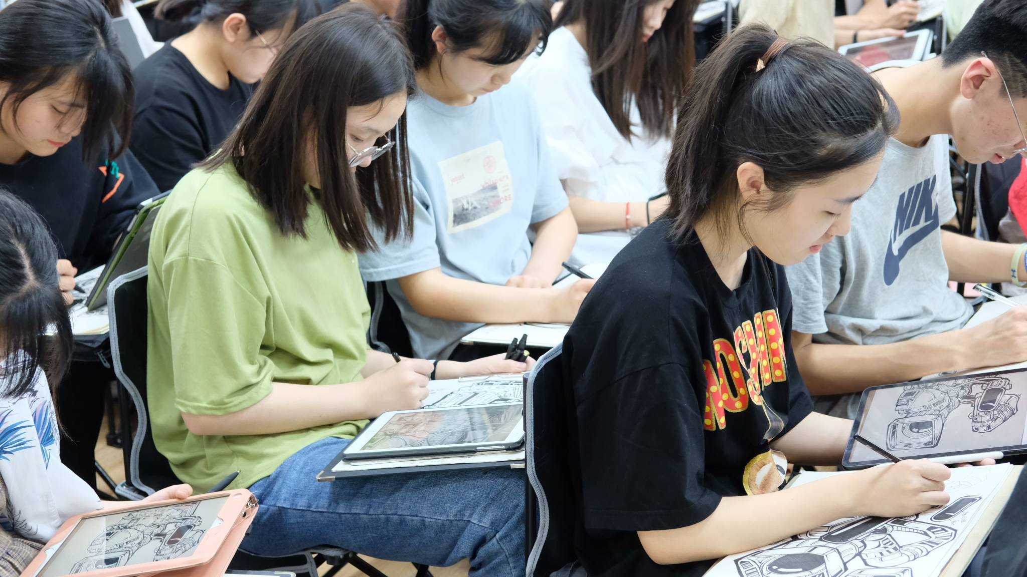 郑州高三美术集训班前十位_郑州排名前十位的高考美术画室
