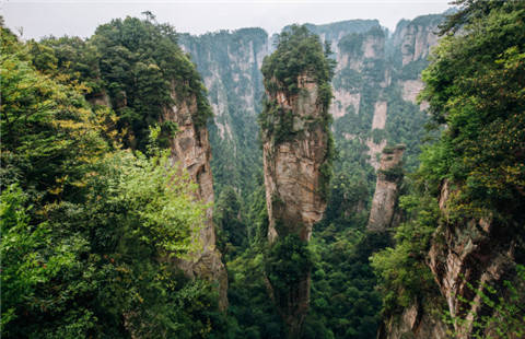 张家界六天五晚旅游路线攻略私人定制，找当地靠谱私人导游提供帮助更省心