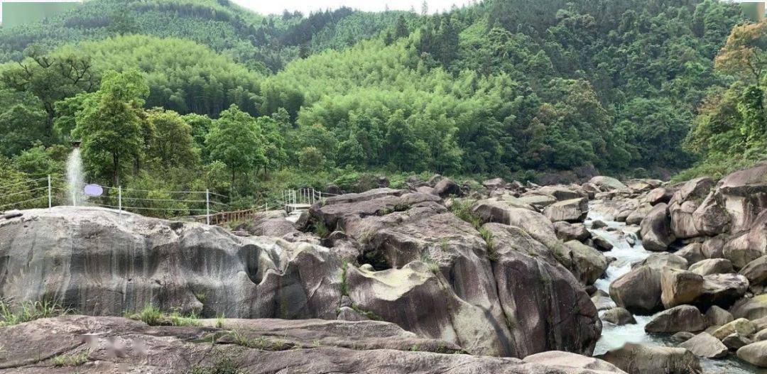 全新排期游览雨卜苗寨苗岭风光天然氧吧龙宝大峡谷休闲养心一日游