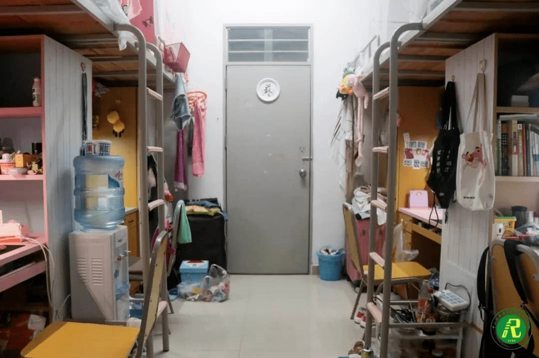 中山大学新华学院住宿费:1200-1900元/学年不等,按宿舍标准收取床位数