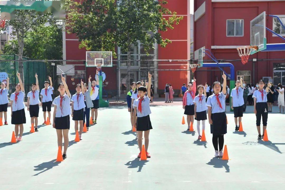 最新！北京中小学一个半月后放暑假，下学期不提前开学；6月8日幼儿园陆续开园，小朋友在园时不戴口罩|热点
