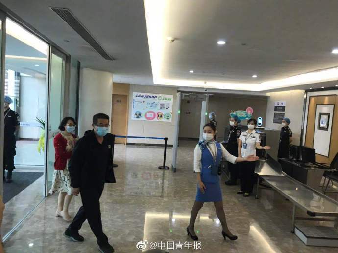 一月白头的邱海波战疫139天后回家