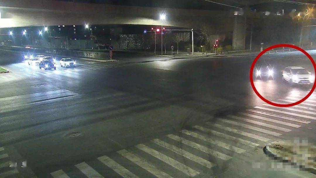 酒桌上除了自己全是骗子，一男子酒驾被碰瓷1