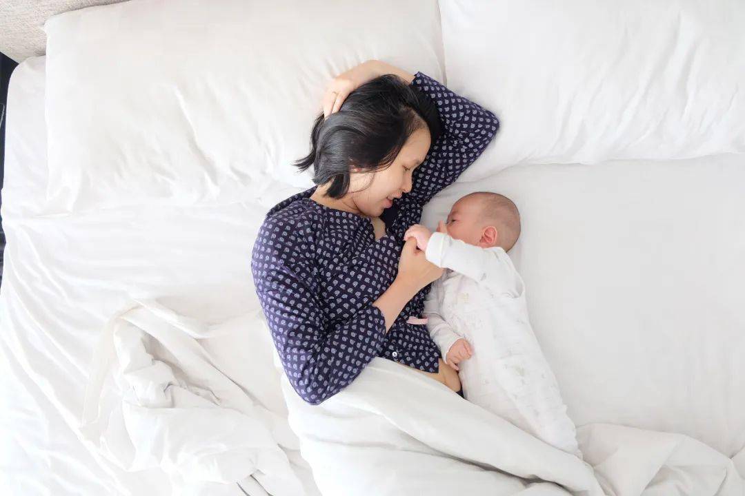 孩子|同床睡会害了孩子吗?原来科学家们也在互撕.....
