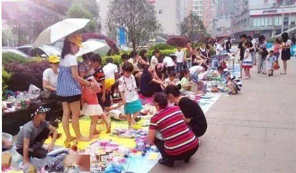 怎么快速赚钱摆摊 a5cad4dfd52d43ecb6b736910280aafe.jpeg