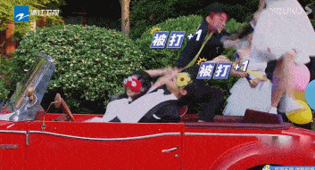 玩泥潭跷跷板,他俩都互相达成了一定默契▼▼▼