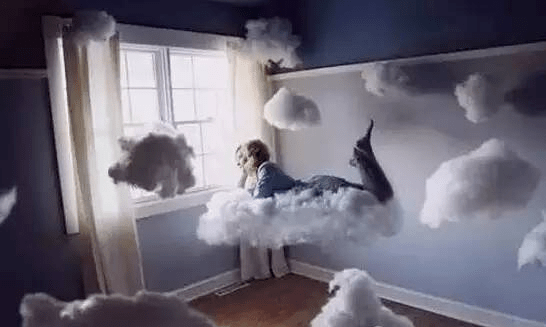 梦境迷雾，解读做梦梦到有鬼站在身边的深层含义