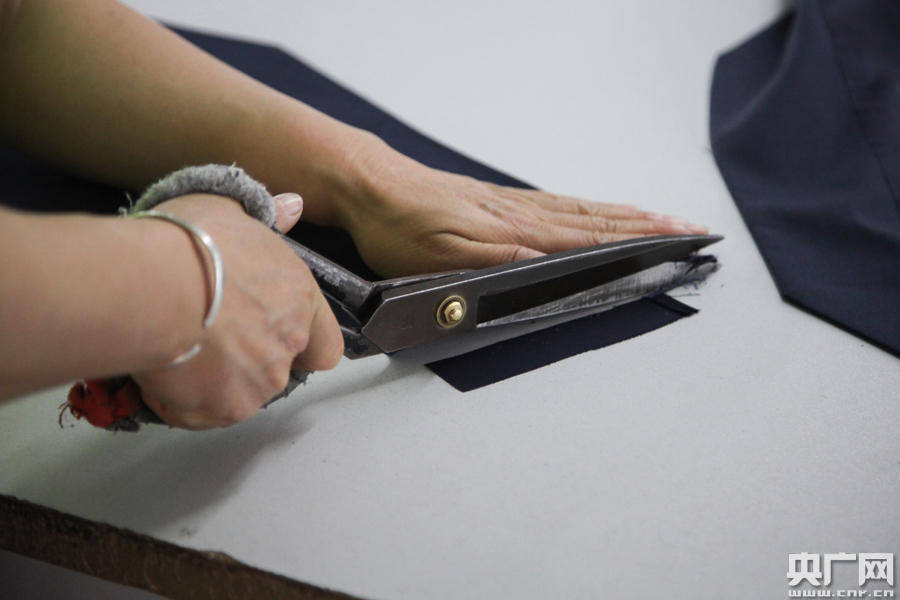 防疫|宁夏第一条防护服生产线正式封存