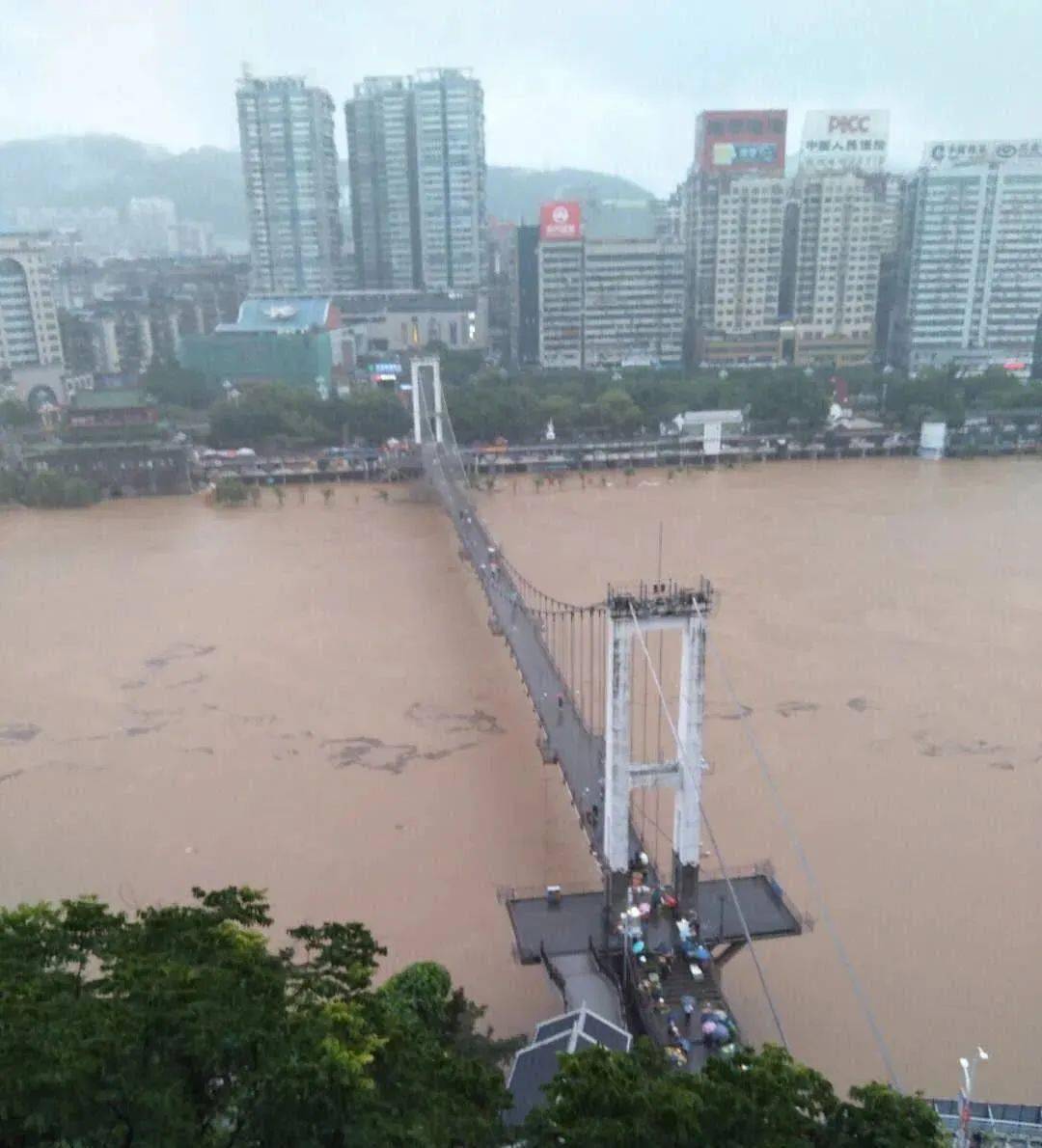 福州迎来"雨水车轮战!之后的天气令人崩溃.