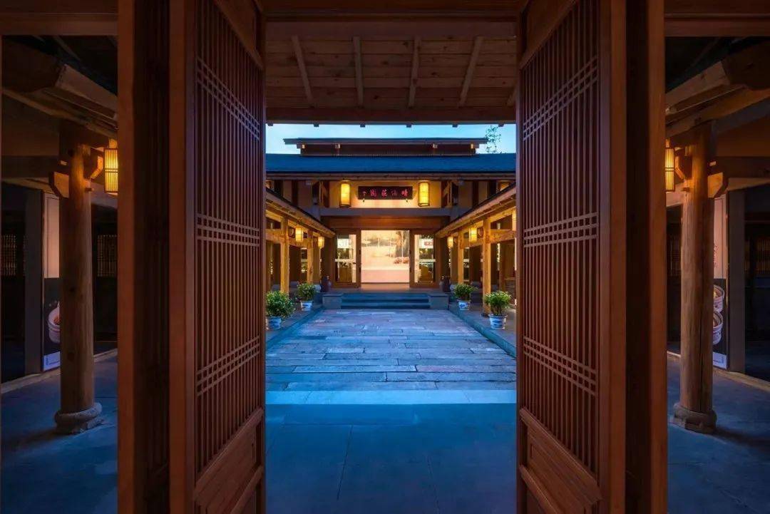 宾阿香作品:晴溪庄园她的设计灵感来源于生活和自然环境,坚持发扬