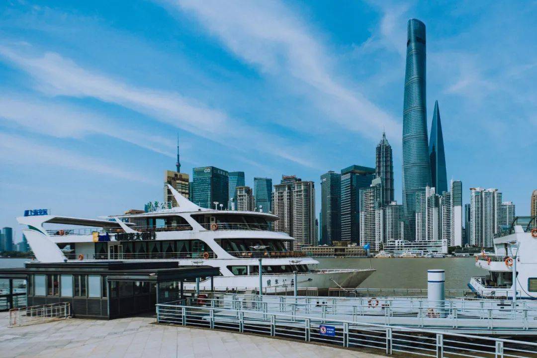 跟着米奇米妮,我们在上海追梦巡游