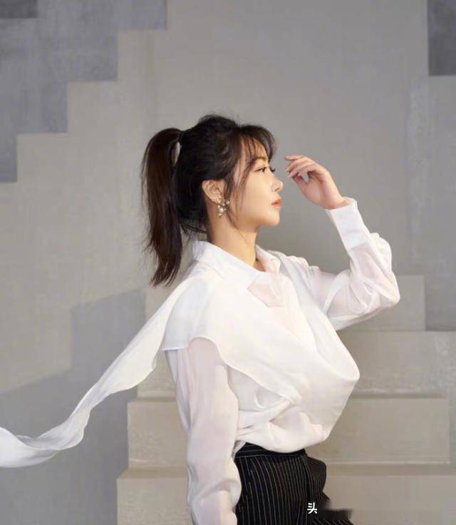 白衬衫正面图片 49afe4e6d2a74ad0b59690cabba1d64f.jpeg