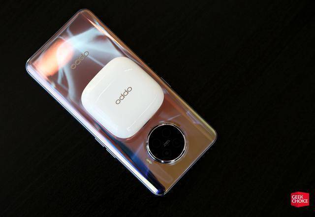 oppoencow51体验:同级别少有的主动降噪能力 无线充电,仅499元