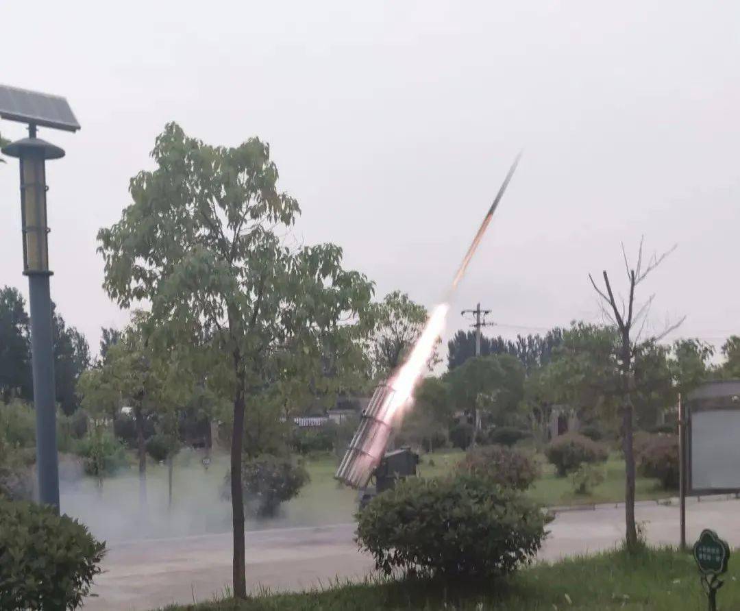 组图直击今早人工降雨现场,更多天气信息戳