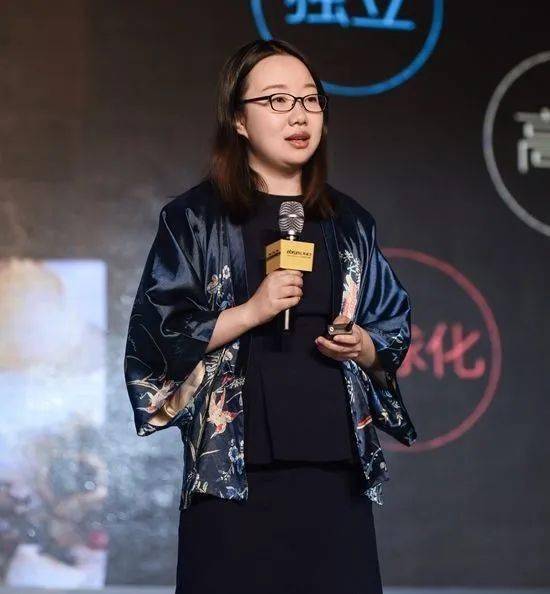 刘文娟全身照片 a58413f8b3fc49c39d2dc4715c066f9e.jpeg