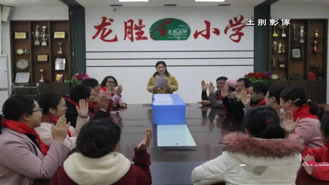 支教志愿者李莎:献身山区 青春之花永不凋零