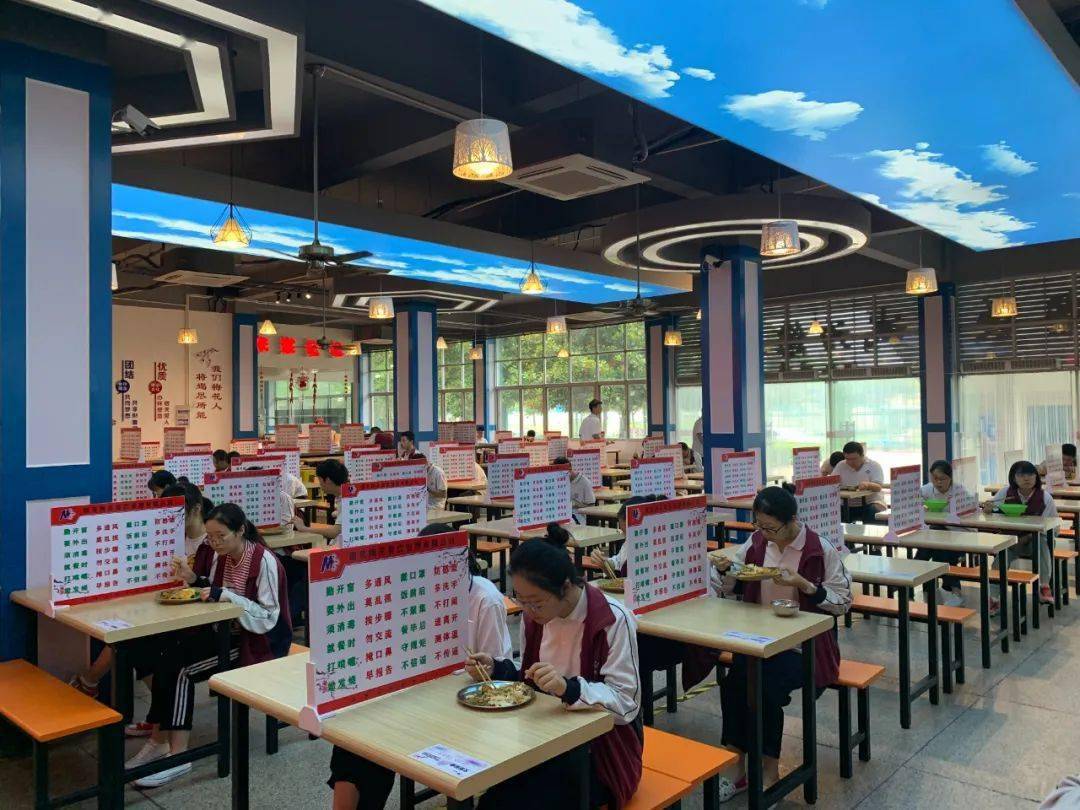 融合餐厅简介 ad60378c62754d27ba1ee415a1b2ca08.jpeg