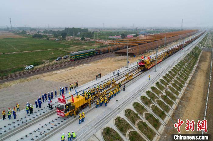 通道|江苏盐通高铁开始铺轨系沿海高铁通道重要组成部分