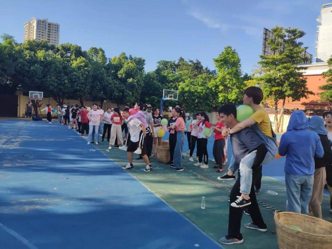 减压团辅进行时 趣味活动悦身心