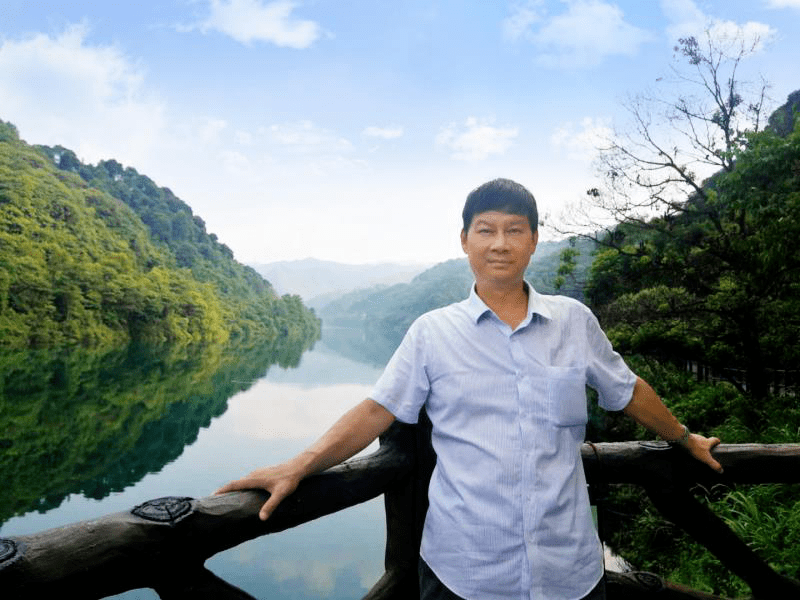 校友|共谱佳话：校友深情撰联，书记挥毫赠墨同抒心怀