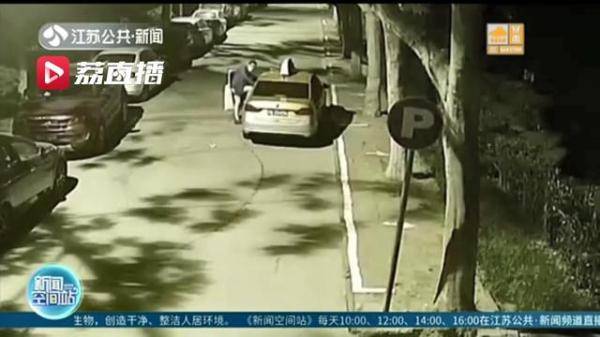 女友生日礼物排行榜_小伙下血本为女朋友买生日礼物,拆开包裹,女朋友却哭着要分手