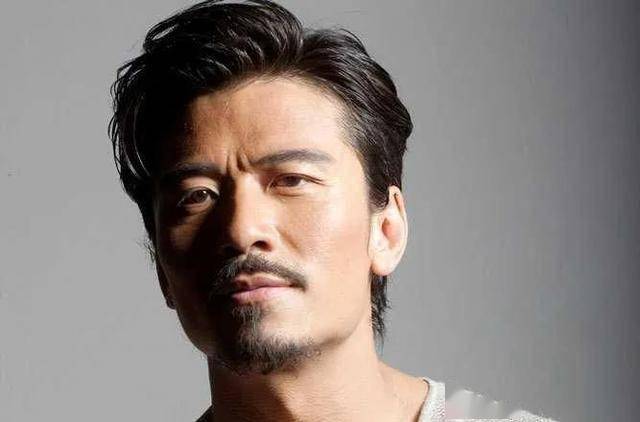 唐文龙、陈庭欣申请香港演协9000元支援获批惹争