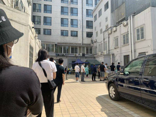 记者亲历咽拭子核酸检测：费用260元60秒完成