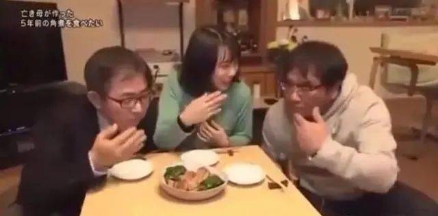 炖肉|女儿把她做的最后一道菜冻进冰箱五年。如今她重温了这个味道母亲突然去世