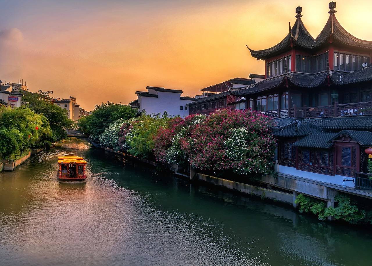 秦淮河大部分在南京市境内,是南京市最大的地区性河流