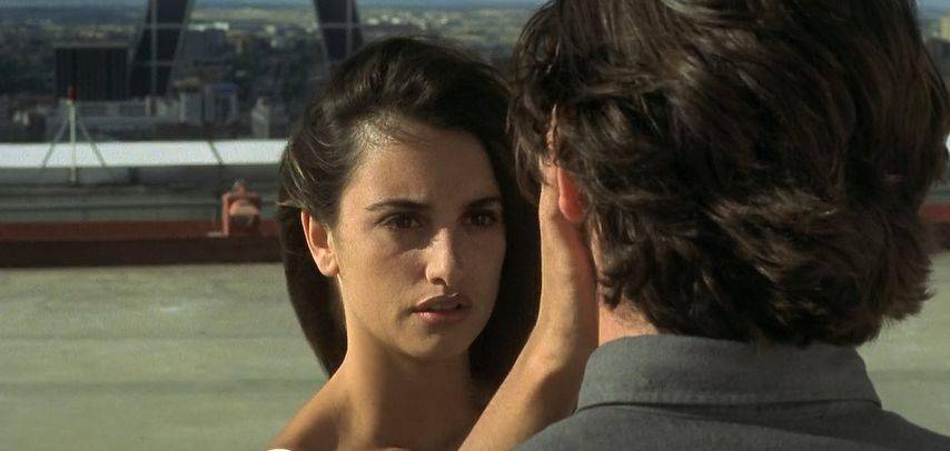 《睁开你的双眼》:烧脑界的鼻祖,二十年过去它依旧很牛