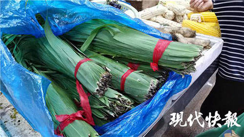 摊位|今年的粽叶怎么卖？上周还卖三四块一斤，这周就翻倍了