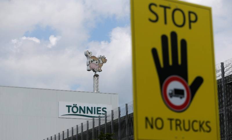 特斯洛|德国一肉联厂新冠聚集性感染人数过千，切割部门是疫情“重灾区”