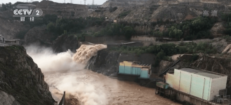 广西|“最温暖的臂膀，最坚固的堤防” 致敬洪水中的最美逆行者