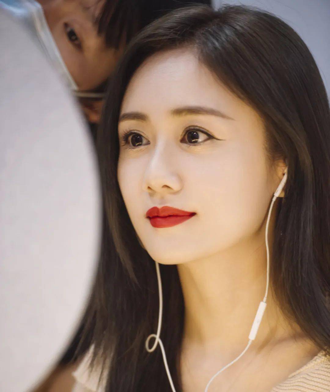 万万没想到,乘破姐姐的彩妆,只有几十元 万万没想到,乘破姐姐的彩妆,只有几十元