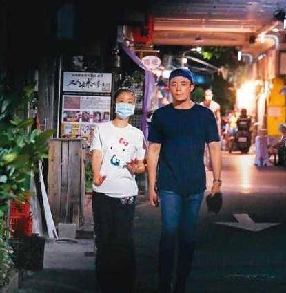 林心如霍建华近照，两人一起发福，夫妻相十足