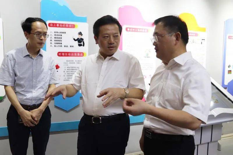 胡晓海深入进贤县调研政法工作