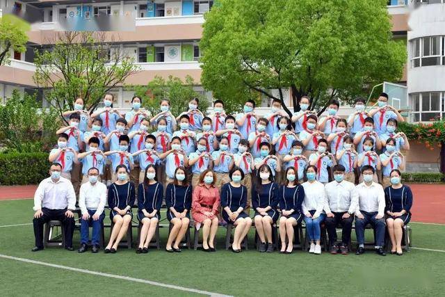 2020上海30 所学校毕业照大汇集,美翻了!哪所学校打动