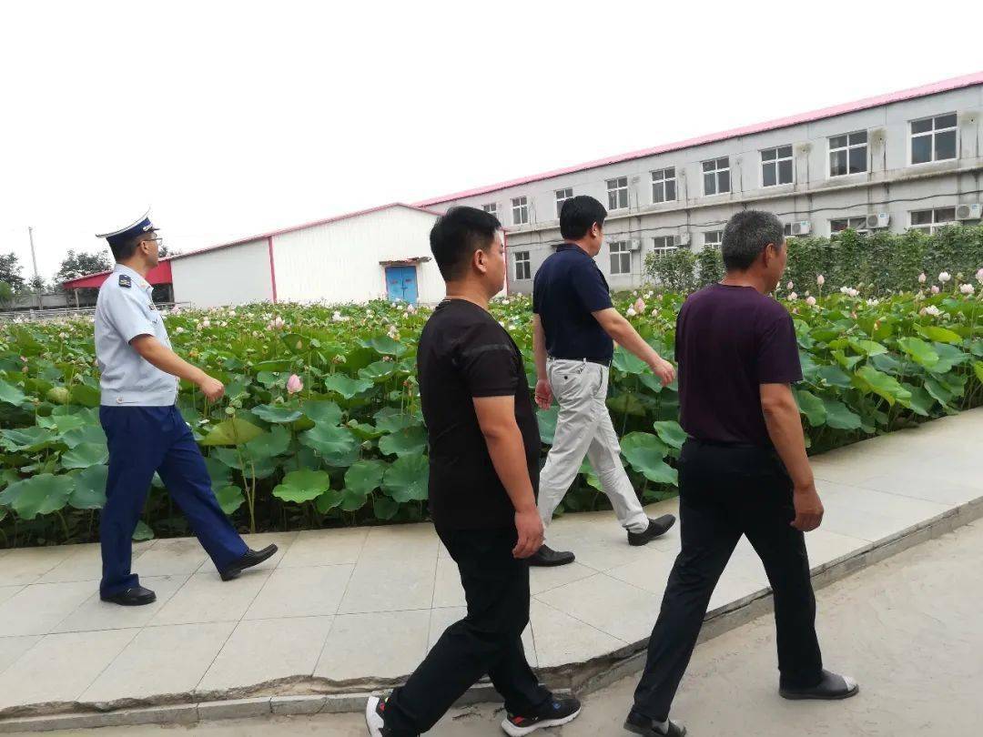 县委常委县政府常务副县长康现芳到北鱼乡检查督导企业安全生产工作