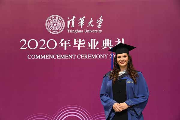 波黑总统推荐来清华的女留生学毕业了，她说：我不愿离开中国