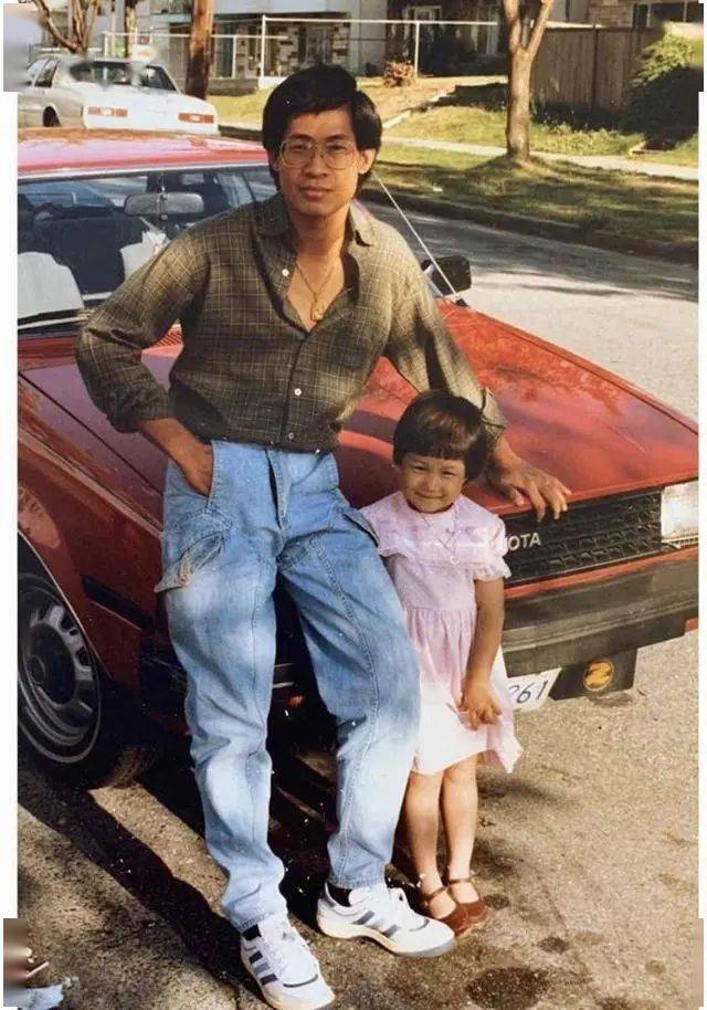 前TVB当家花旦晒童年照，灵气十足获网友大赞，