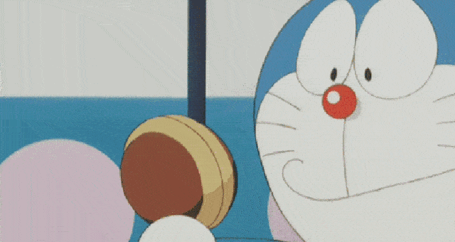 先捏出头部,粘好头发 把它们粘起来,五娃做好了~~ 粘土哆啦a梦 和上面