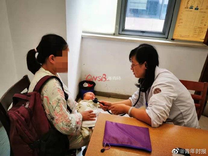 宝宝|两个1岁宝宝一个吃了面霜,另一个吃了身体乳家长一个不注意